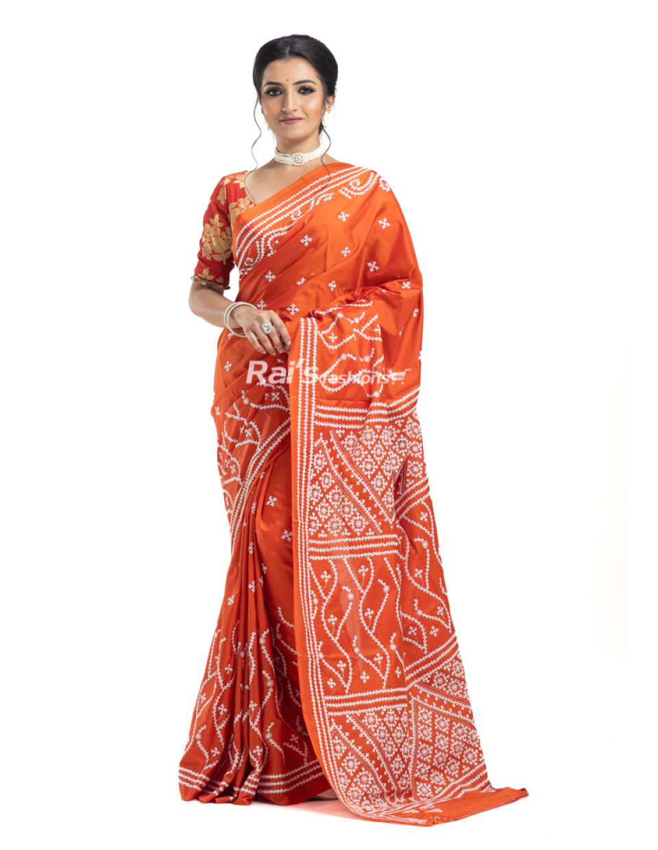 Semi Bangalore Silk Saree With Contrast Color Gujrati Nakshi Kantha Work (KR2232)